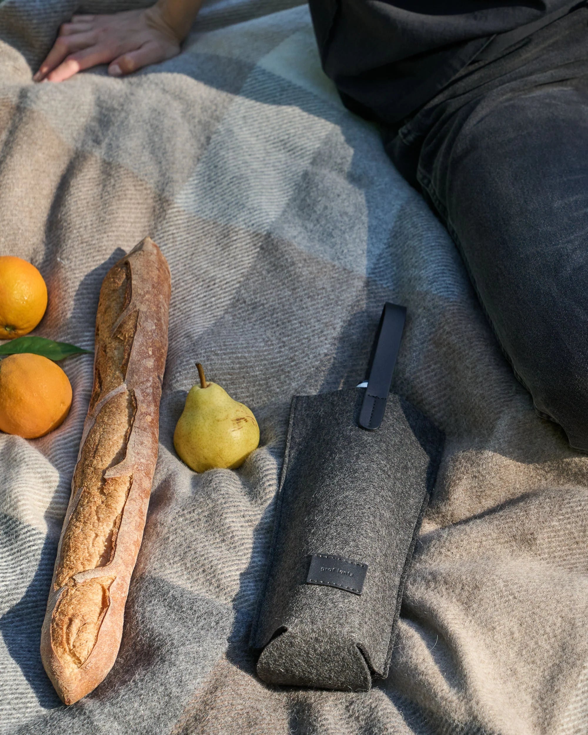 Felt Bottle Bag - Black