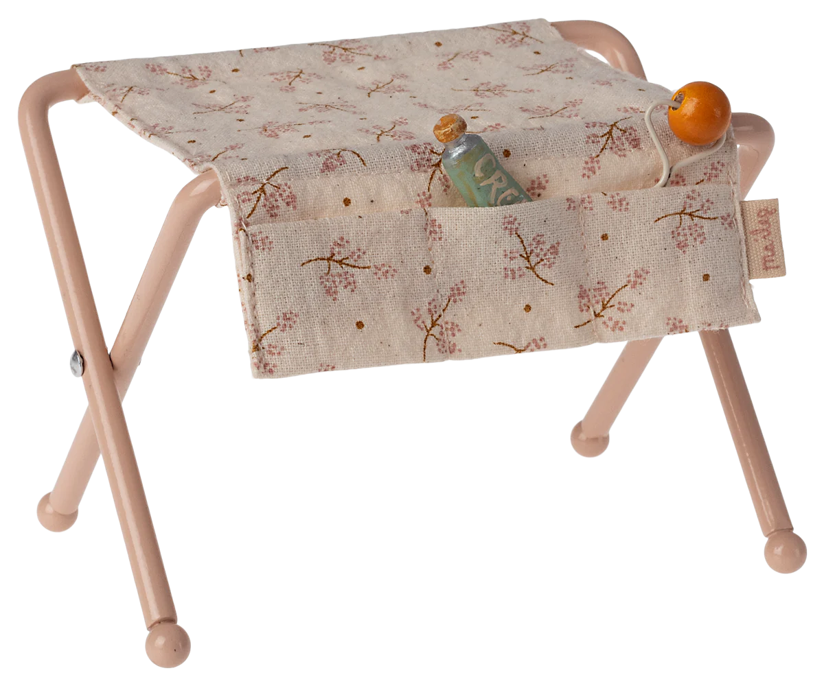 Nursery Table for Baby Mouse - Rose