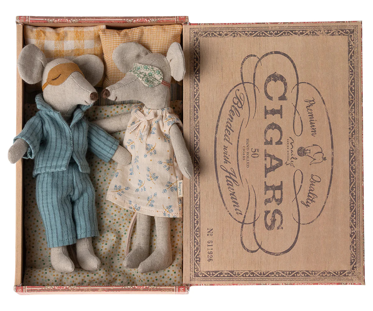 Mum and Dad in Cigar Box
