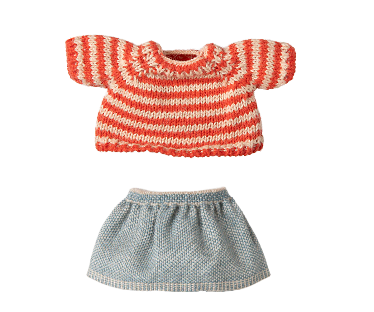 Knitted Sweater and Skirt for Big Sister Mouse