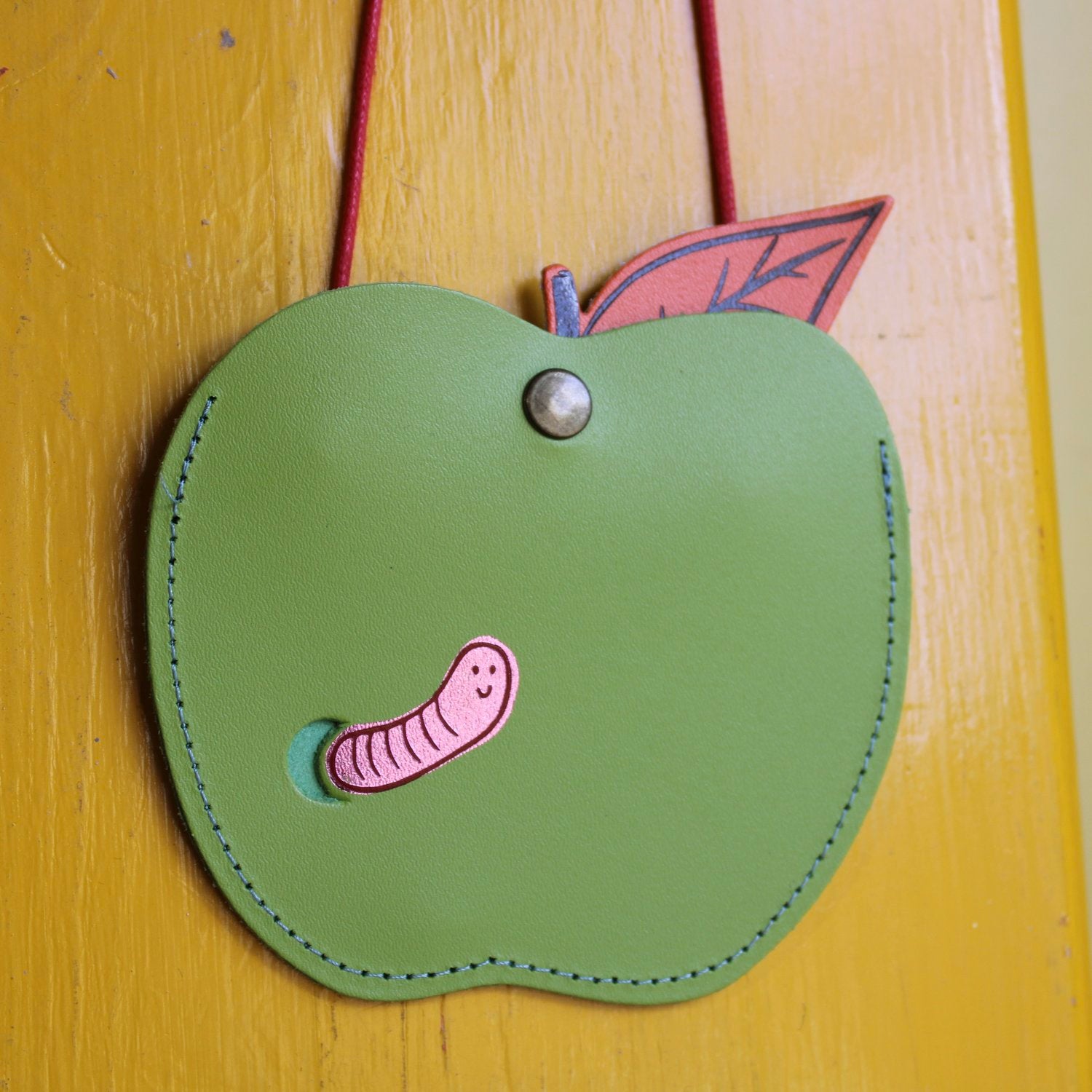 Apple Pocket Purse : Green
