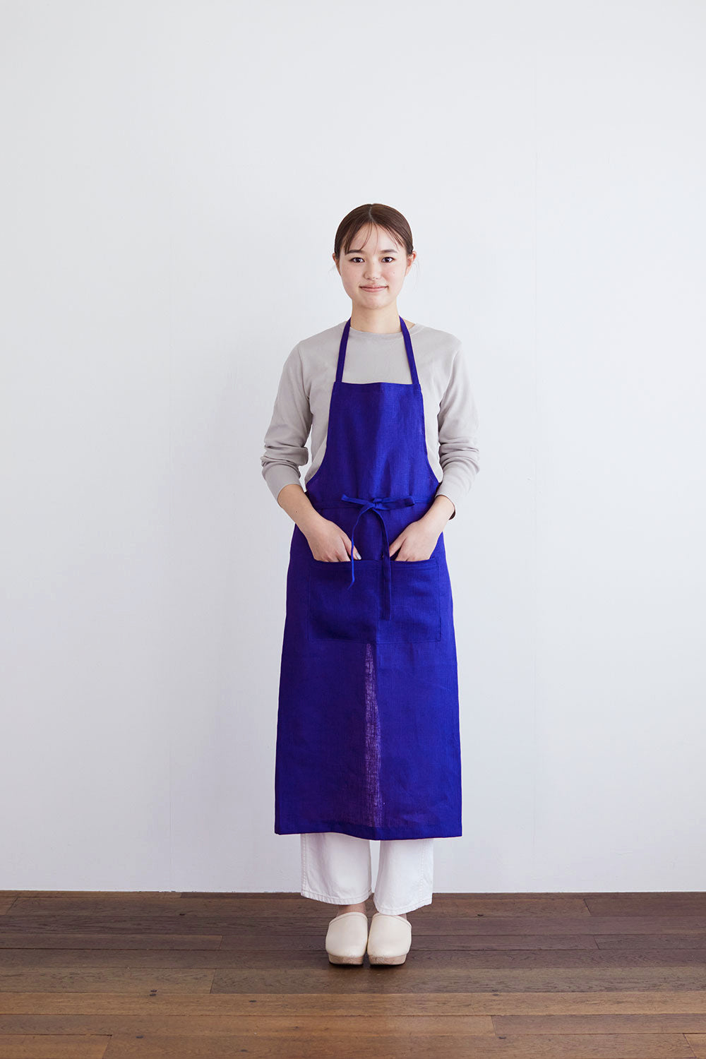 Linen Full Apron in Bleu Adriatique