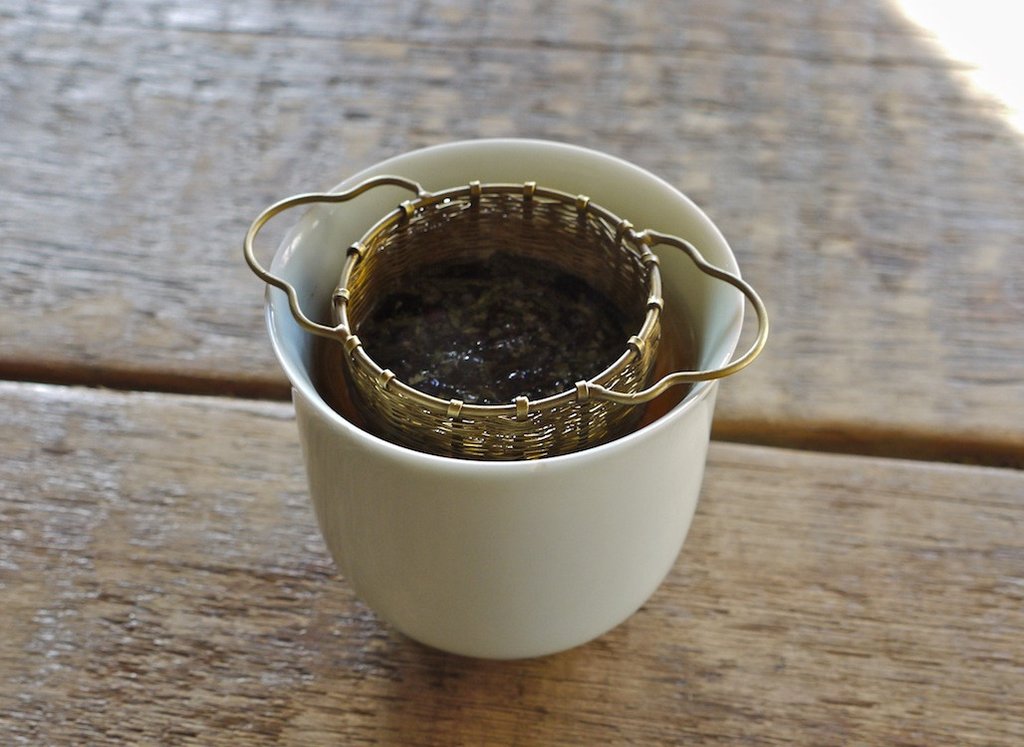 Handwoven Tea Basket : BRASS