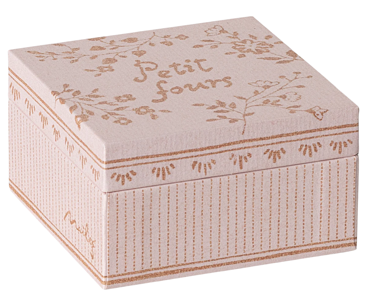 Cakes and Cakestand, Mini