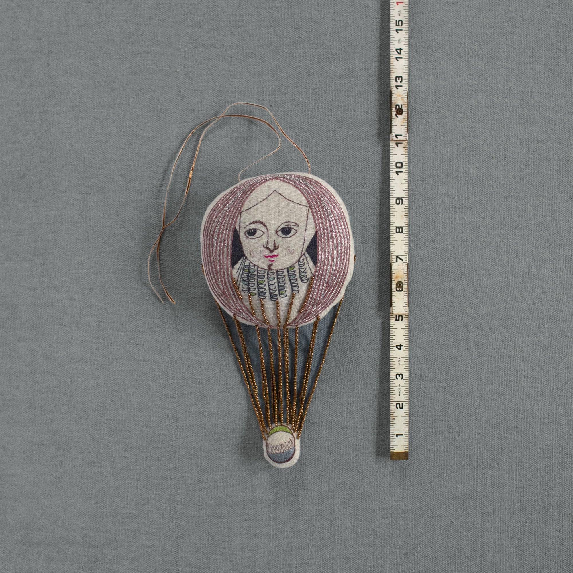 Wonderful Wizard / Balloon, Oz Wallhanging, Ornament, Token