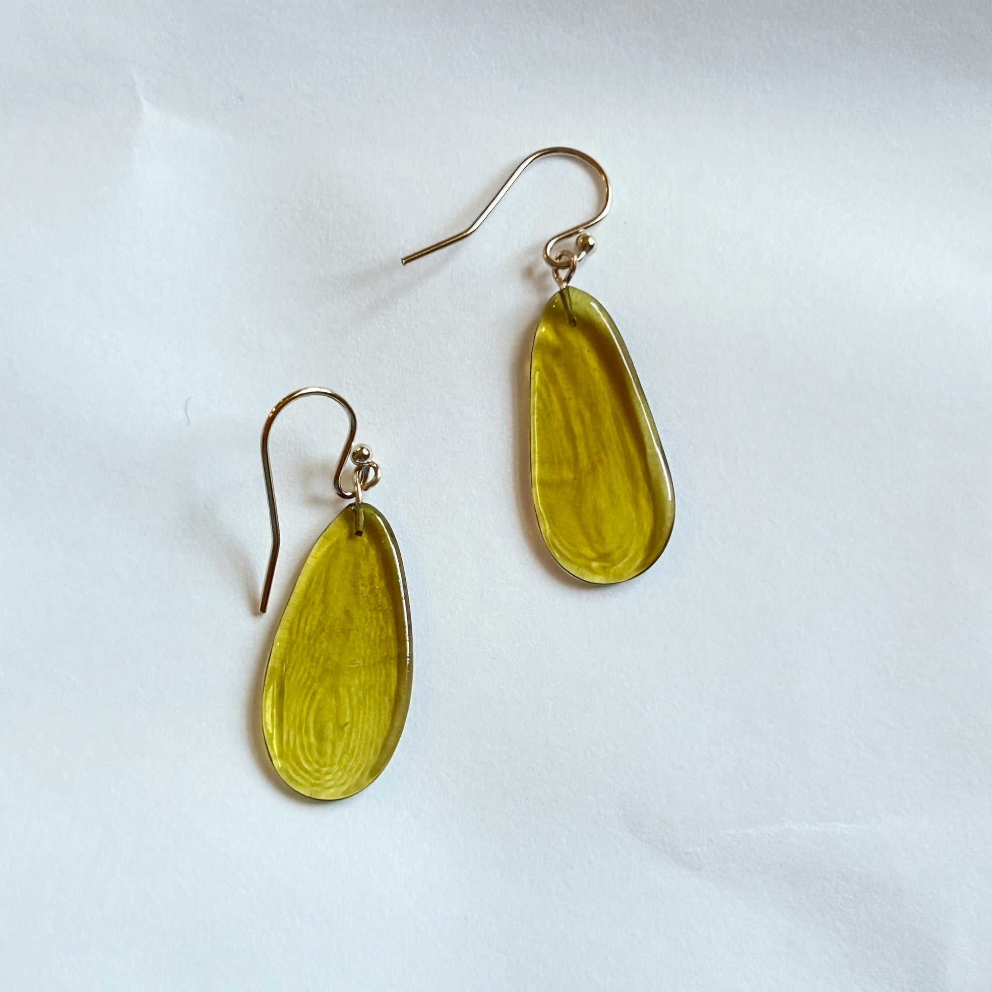 Thumbprint Earring OLIVE AMBER