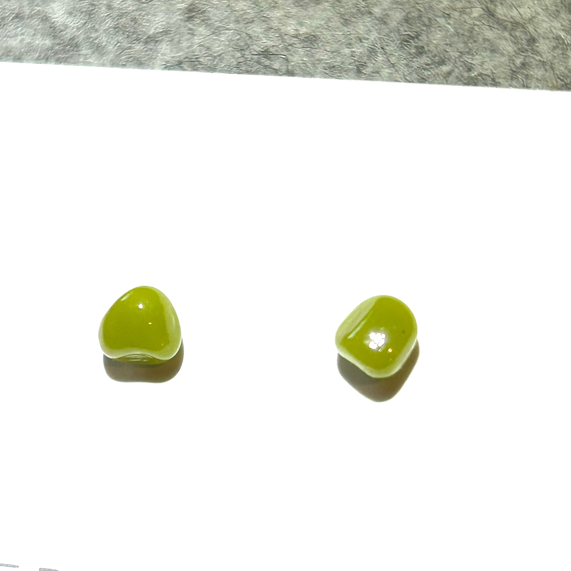 Pebble Small Stud MOSS