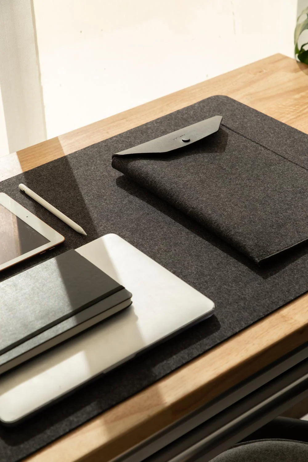 Mosen Large Felt Desk Pad - CHARCOAL