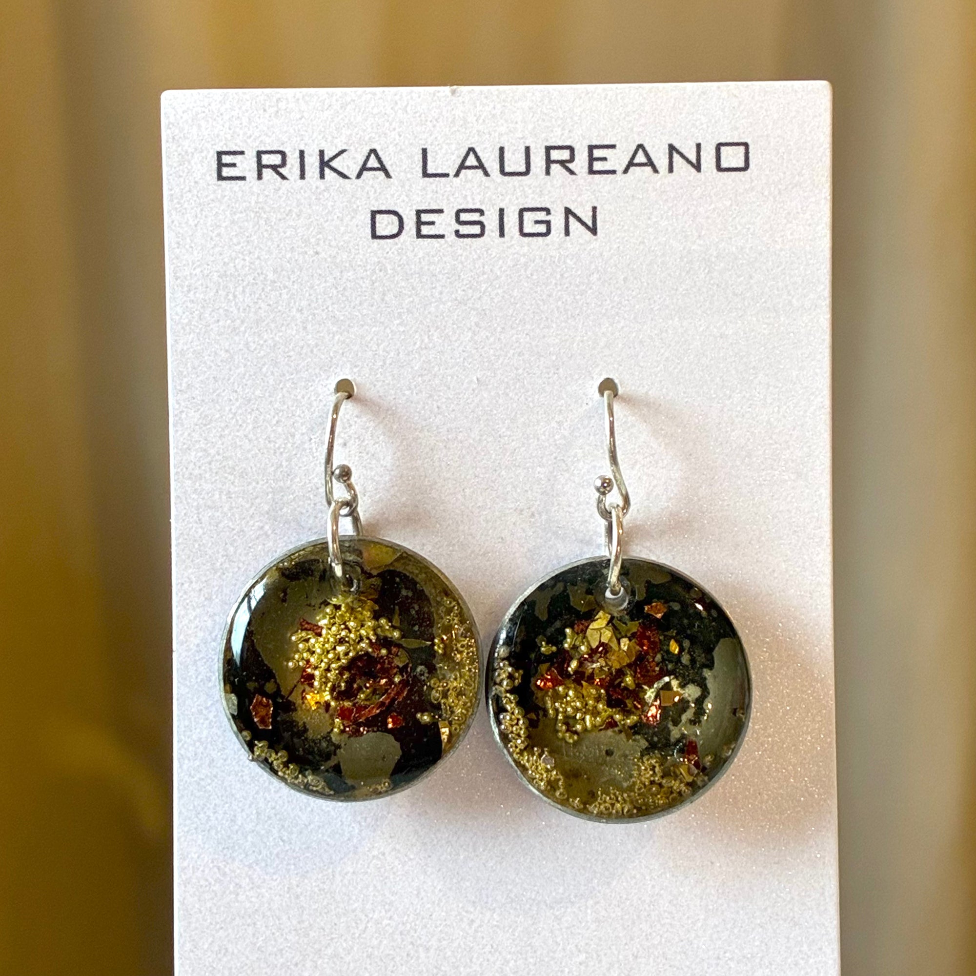 EL026-32 Black/Beige/Copper Resin Earrings