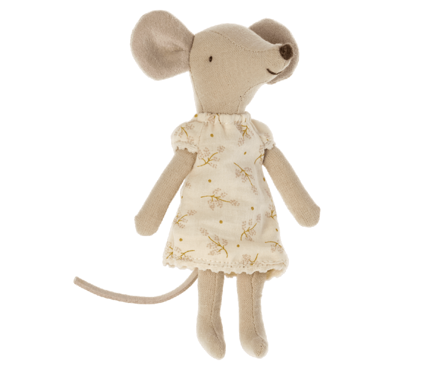 Nightgown for big sister mouse